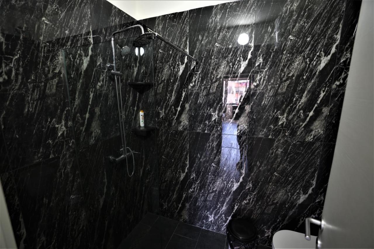 Stylish 1-Bedroom In Tirana #2 Екстериор снимка